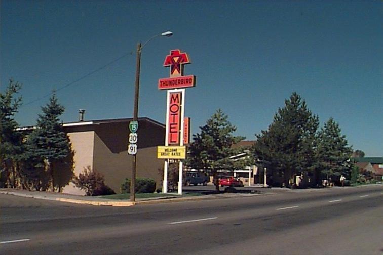 بوكاتيلو Thunderbird Motel المظهر الخارجي الصورة